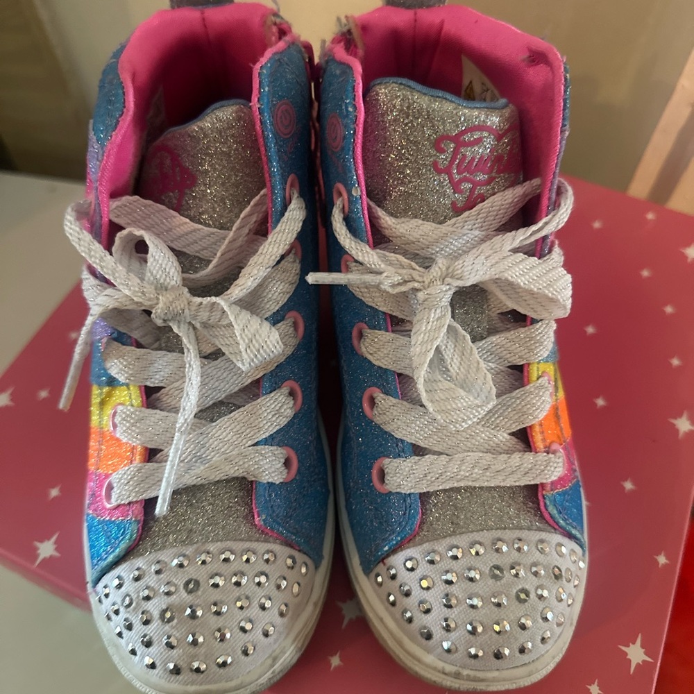 Twinkle Toes - Picture 4 of 5